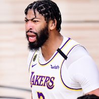 Anthony Davis shocks fans with 'disgusting' act during Lakers game