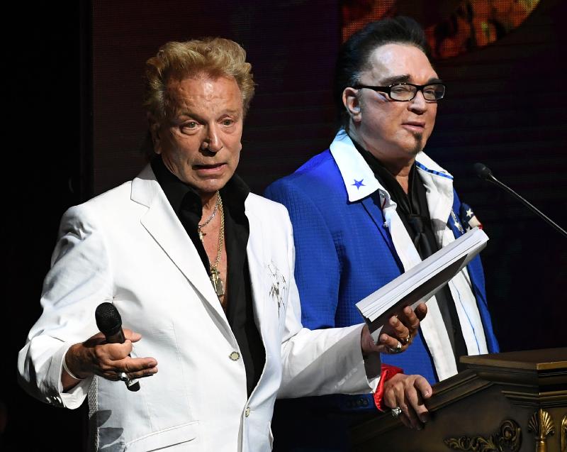 Siegfried and Roy Magician Siegfried Fischbacher Dead at 81