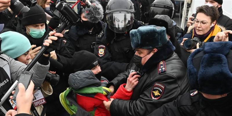 Thousands detained in protests across Russia backed by Kremlin foe Navalny