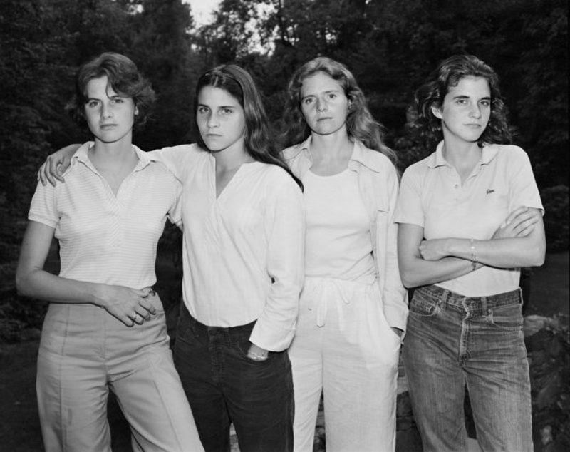 Four Sisters Take The Same Photo For 40 Years