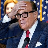 Federal agents execute search warrant at Rudy Giuliani’s home