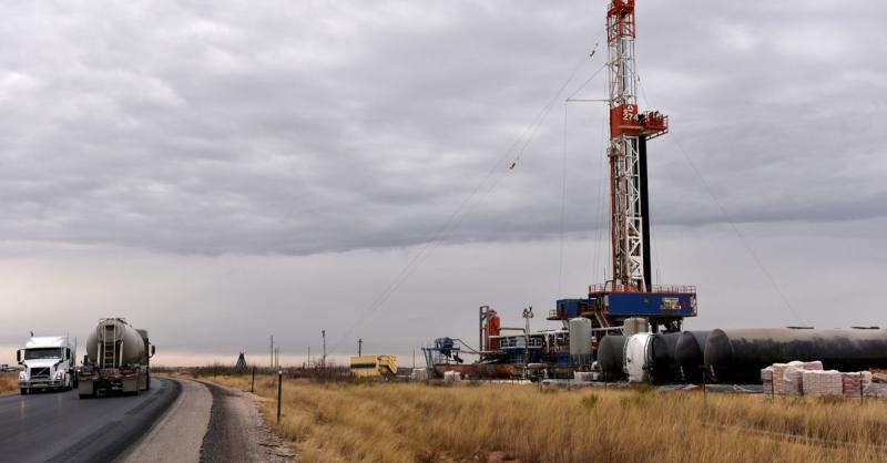 Oil boom in New Mexico could stick taxpayers with cleanup costs -study | Reuters