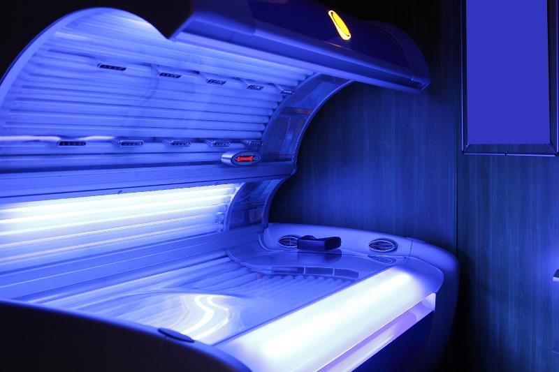 Woman's Corpse Discovered in Tanning Bed by Customer