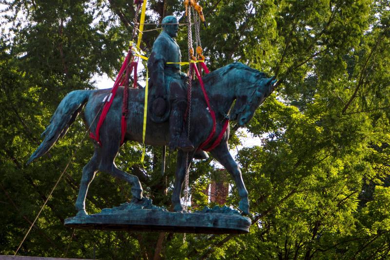 Charlottesville removes statue of Robert E. Lee, a monument at the center of deadly 'Unite the Right' rally