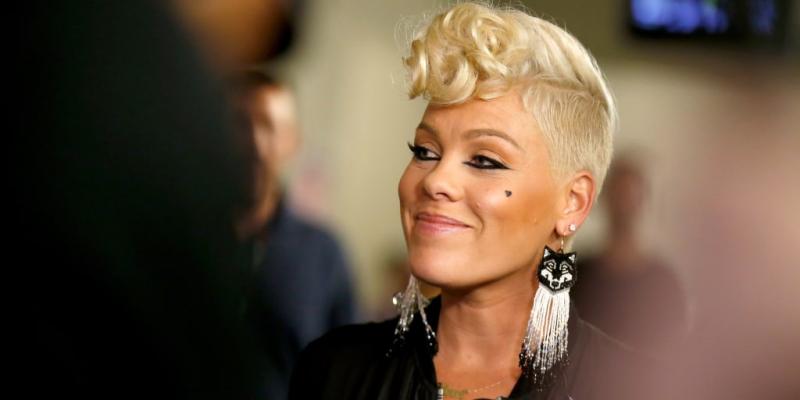 Pink offers to cover Norwegian women's beach handball team fine for not playing in bikinis