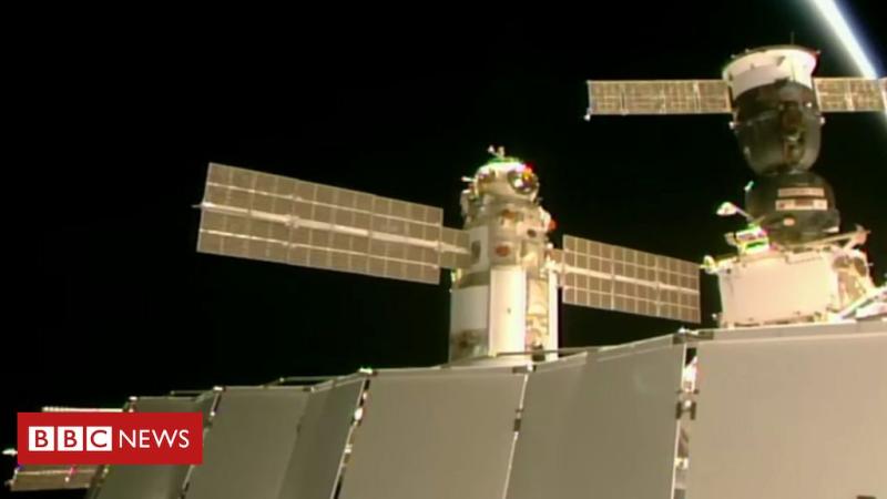 Russian module mishap destabilises International Space Station - BBC News