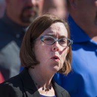 Oregon gov signs bill suspending math, reading requirements for HS grads