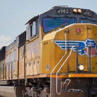 Union Pacific and its unions sue each other over vaccine mandate