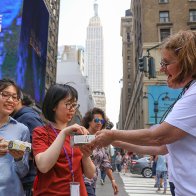 Who Says New Yorkers Are Rude? Survey Shows Big Apple Is Friendliest City In Nation