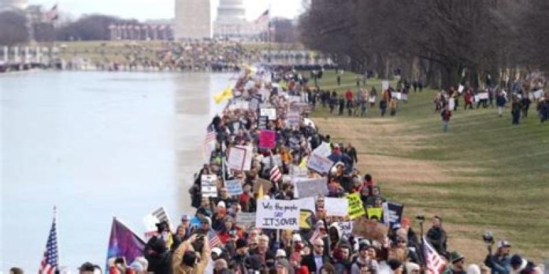 'If there is risk, there must be choice': Dr. Robert Malone stirs Defeat Mandates rally in DC