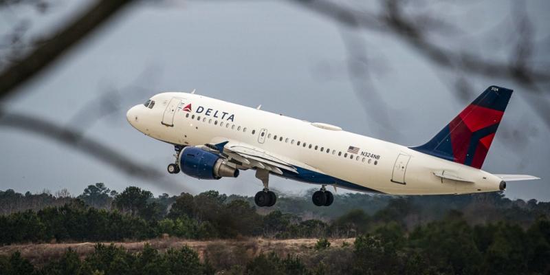 Delta Air Lines wants unruly passengers put on federal 'no fly' list