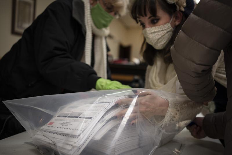 Trump backer, 4 others charged with voter fraud in Wisconsin 