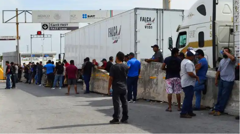 Mexican truck drivers block major US-Mexico point of entry in protest of Texas border inspections