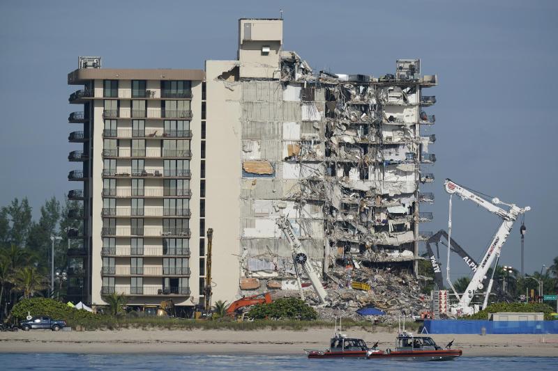 Lawyers: Nearly $1B tentative settlement in condo collapse | AP News