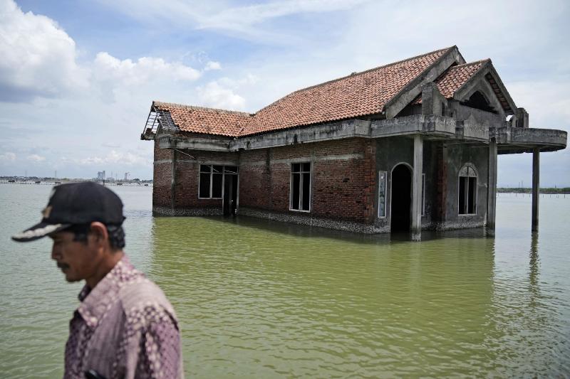 Study connects climate hazards to 58% of infectious diseases | AP News