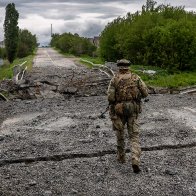 Russian Troops Likely Encircled in Ukraine, Ex-Russian Military Leader Says