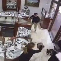 Video shows California diamond shop workers fight off smash-and-grab robbers 