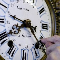 As daylight saving time ends, debate over the tradition continues