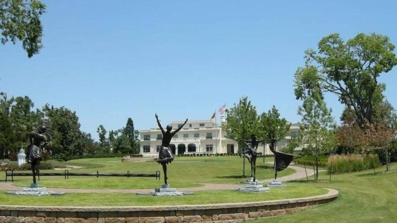 Stolen statue of ballerina Marjorie Tallchief found in pieces - FOX23 News