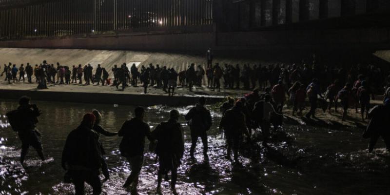 Mass Migrant Crossing Floods Texas Border Facilities