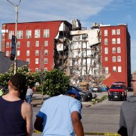 Iowa apartment collapse: Authorities call off rescue efforts