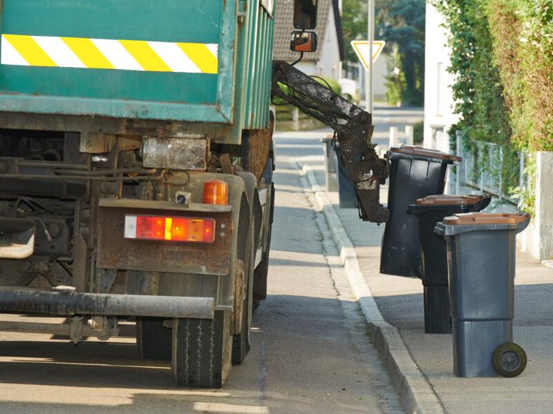 Toddler more excited to see garbage truck than own father