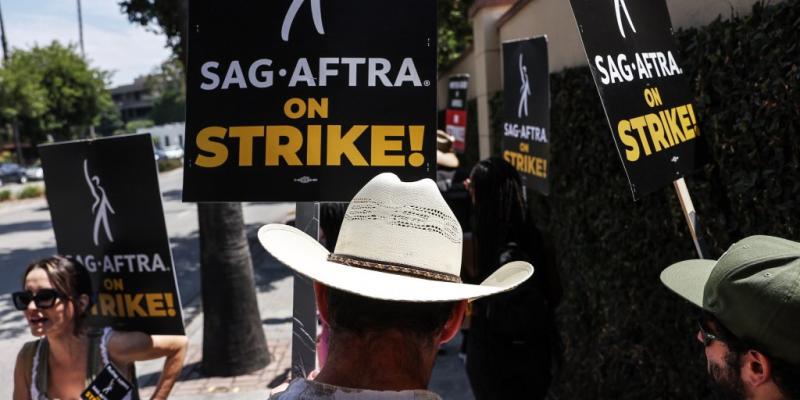 SAG-AFTRA issues strike guidance specifically for influencers amid confusion