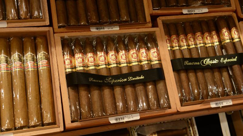 U.S. Judge Strikes Down F.D.A. Regulation of Premium Cigars - The New York Times