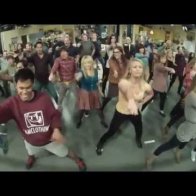 The Big Bang Theory Flash mob - Call Me Maybe - YouTube