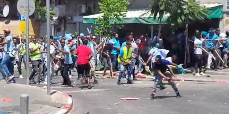 Hundreds of African migrants get into mass brawl, leading to blood-stained streets in Israel 