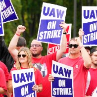 UAW says it's expanding strike to include major Ford truck plant in Kentucky