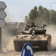 Israeli Poll Finds 49% Support for Holding off on Gaza Invasion