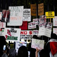 Anti-Israel protesters vandalize White House gates, try to scale fence