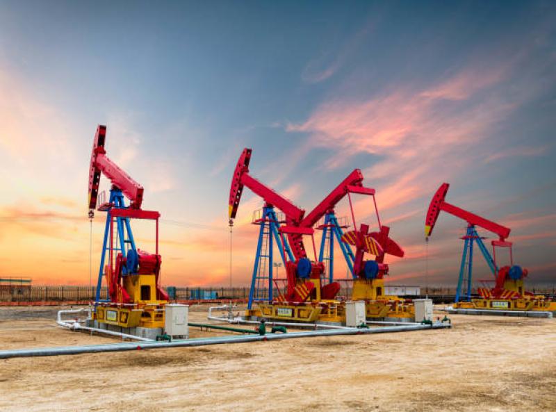The U.S. is breaking oil-production records with fewer drilling rigs. Here’s how.