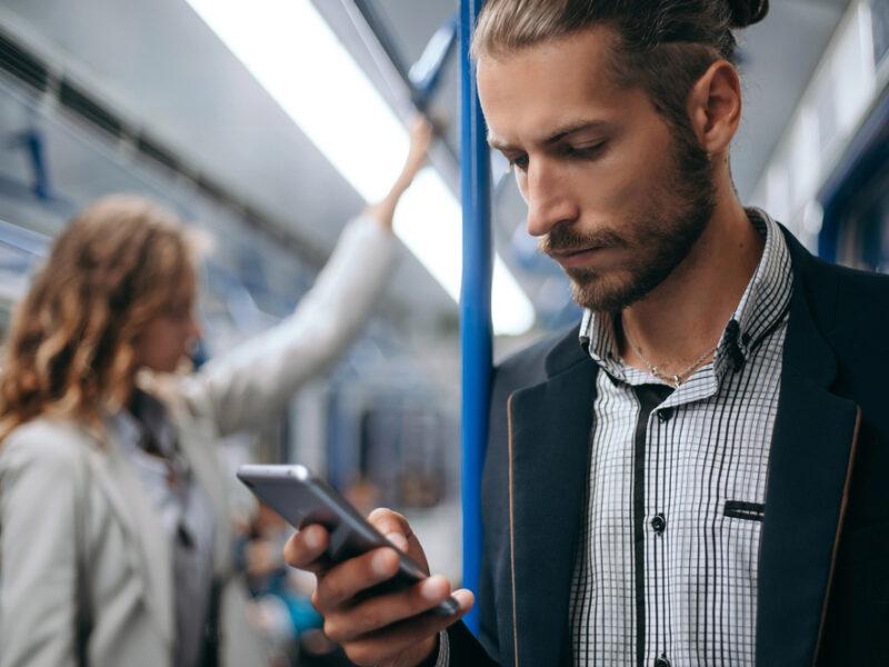Report: One in 20 people are sociopaths and all of them play music directly from their phone speakers in public settings