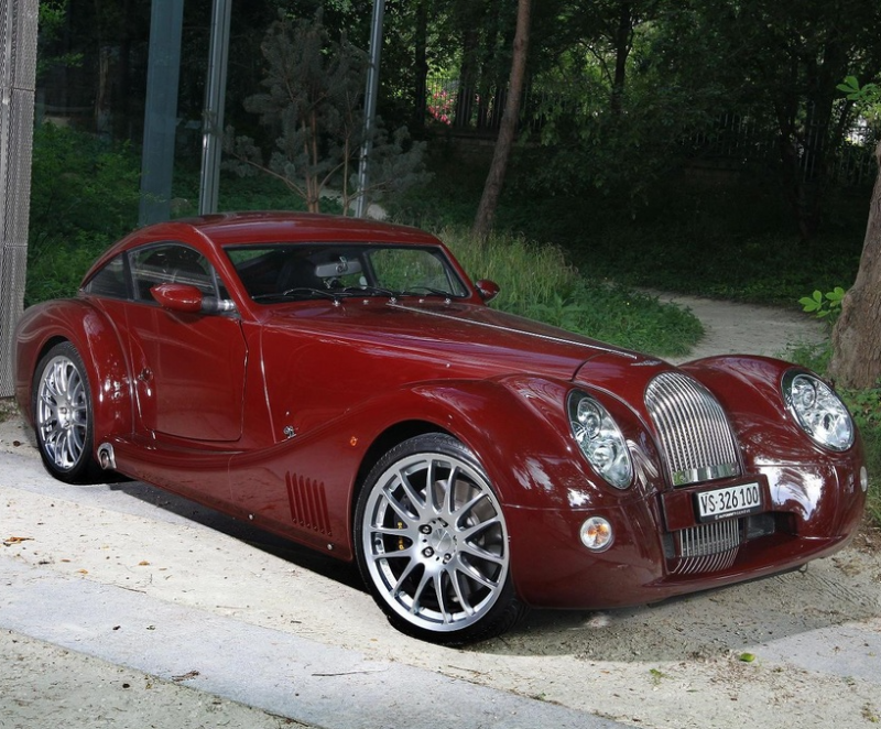 That time the Morgan Motor Company designed a modern coupe, the Aeromax