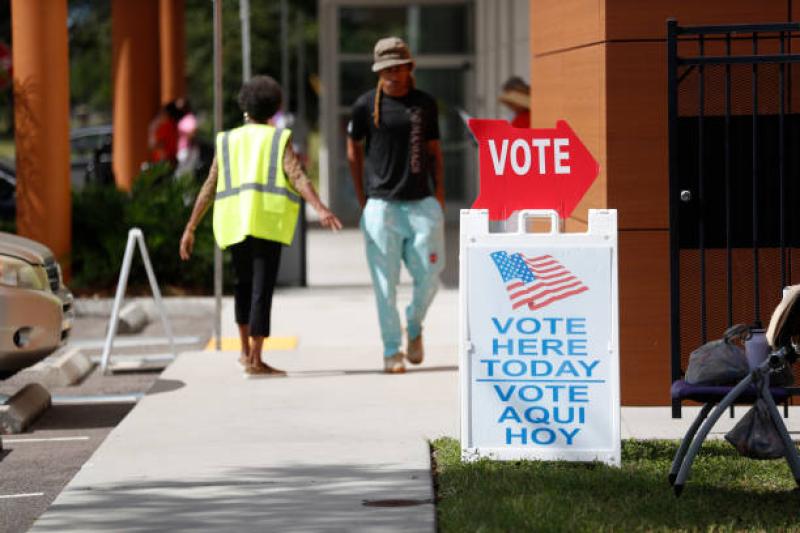 Federal judge rules Florida can't ban noncitizens from registering voters