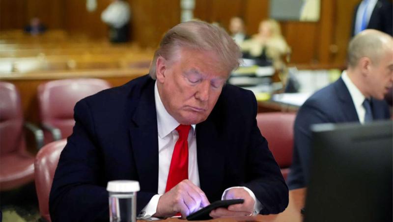 Trump's Finger Hovers Over 'Send' Button As He Ponders Whether Sick Burn Worth Another $10,000