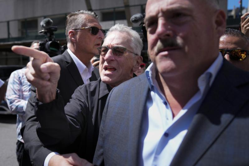 Biden camp brings in De Niro to go after Trump at the site of his trial