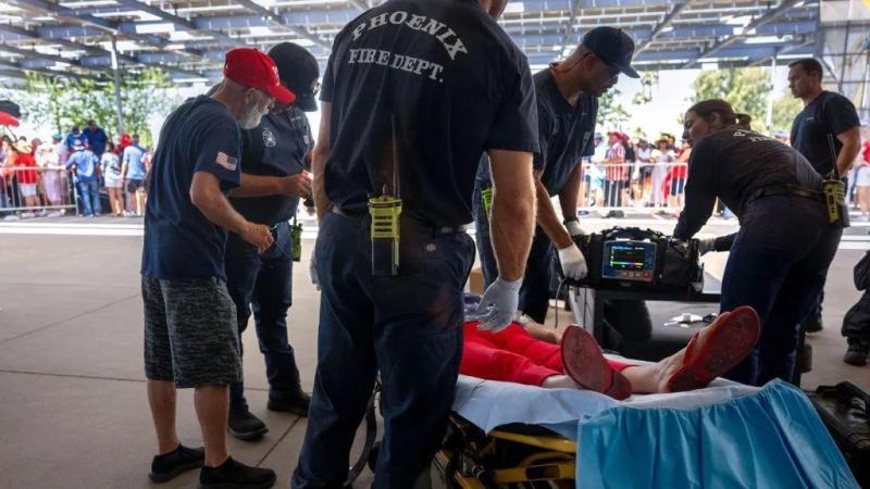 Extreme heat sends 11 to hospital at Arizona Trump rally
