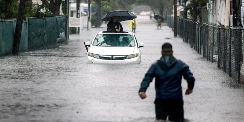 South Florida residents told to steer clear of 'life-threatening' flooding