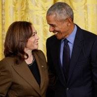 Barack Obama officially endorses Kamala Harris - ABC News