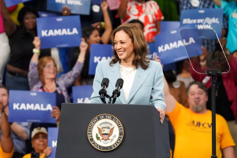 Kamala Harris Hits Record Lead Over Trump, New Poll Shows - Newsweek