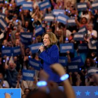 Harris Holds Rally in Milwaukee, 80 Miles From DNC, in Show of Force - The New York Times