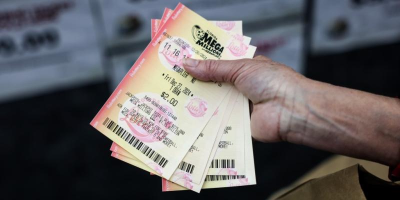 Winning ticket for $1.22 billion Mega Millions jackpot sold in California