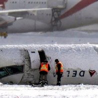 Delta offering $30,000 to passengers who were on plane that crash-landed in Toronto