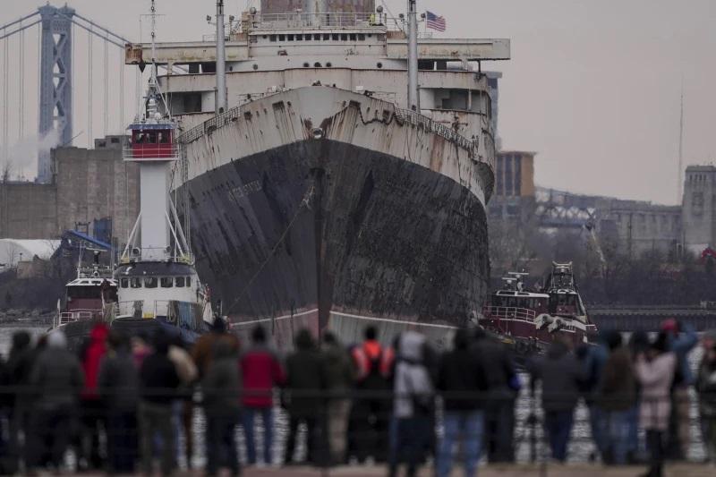 Historic ocean liner departs Philadelphia on voyage to become the world’s largest artificial reef