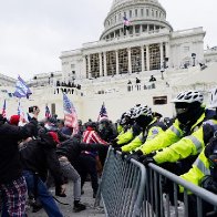 US Capitol: Pro-Trump protesters storm the building as lawmakers gather to count electoral votes - CNNPolitics