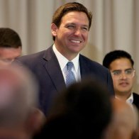 Ron DeSantis fights back against Biden immigrant flights