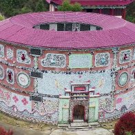  One Minute China: 91-year-old potter builds her porcelain palace